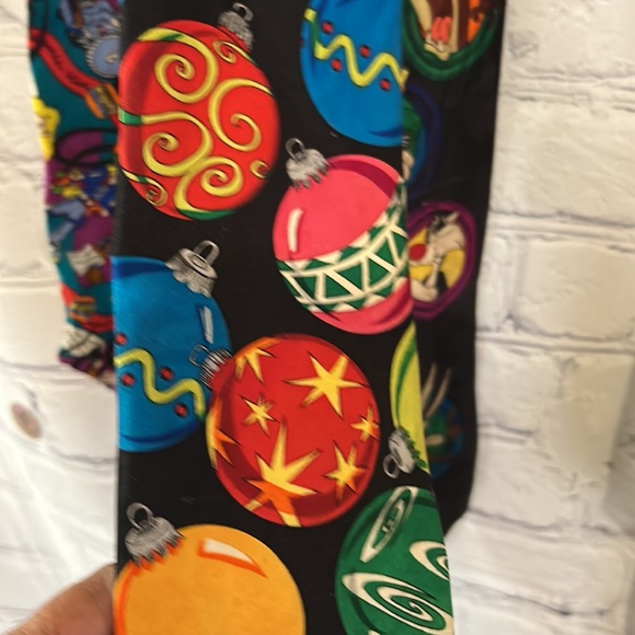 Assortment of Rare Vintage Looney Tunes, Angelica, Frattelli Men’s Ties - Picture 6 of 7